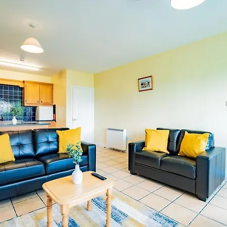 Comfortable 3 Bedroom With Parking