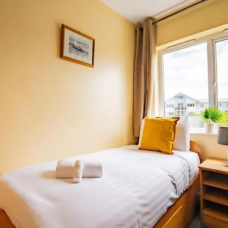 דירה Comfortable 3 Bedroom With Parking *