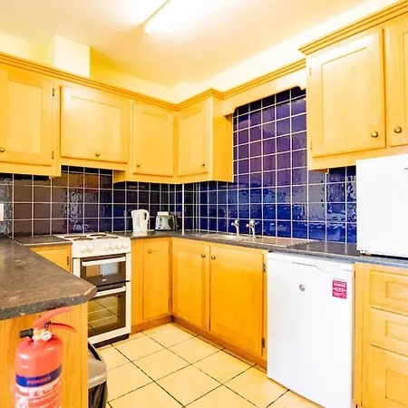 58 - Affordable 3 Bed גלוואיי